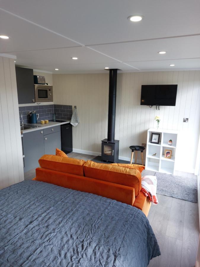 The Den - Modern Cabin With Wood Burning Stove Ludchurch Exterior foto